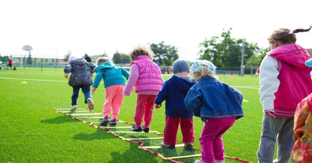 Seis brincadeiras que estimulam o desenvolvimento infantil